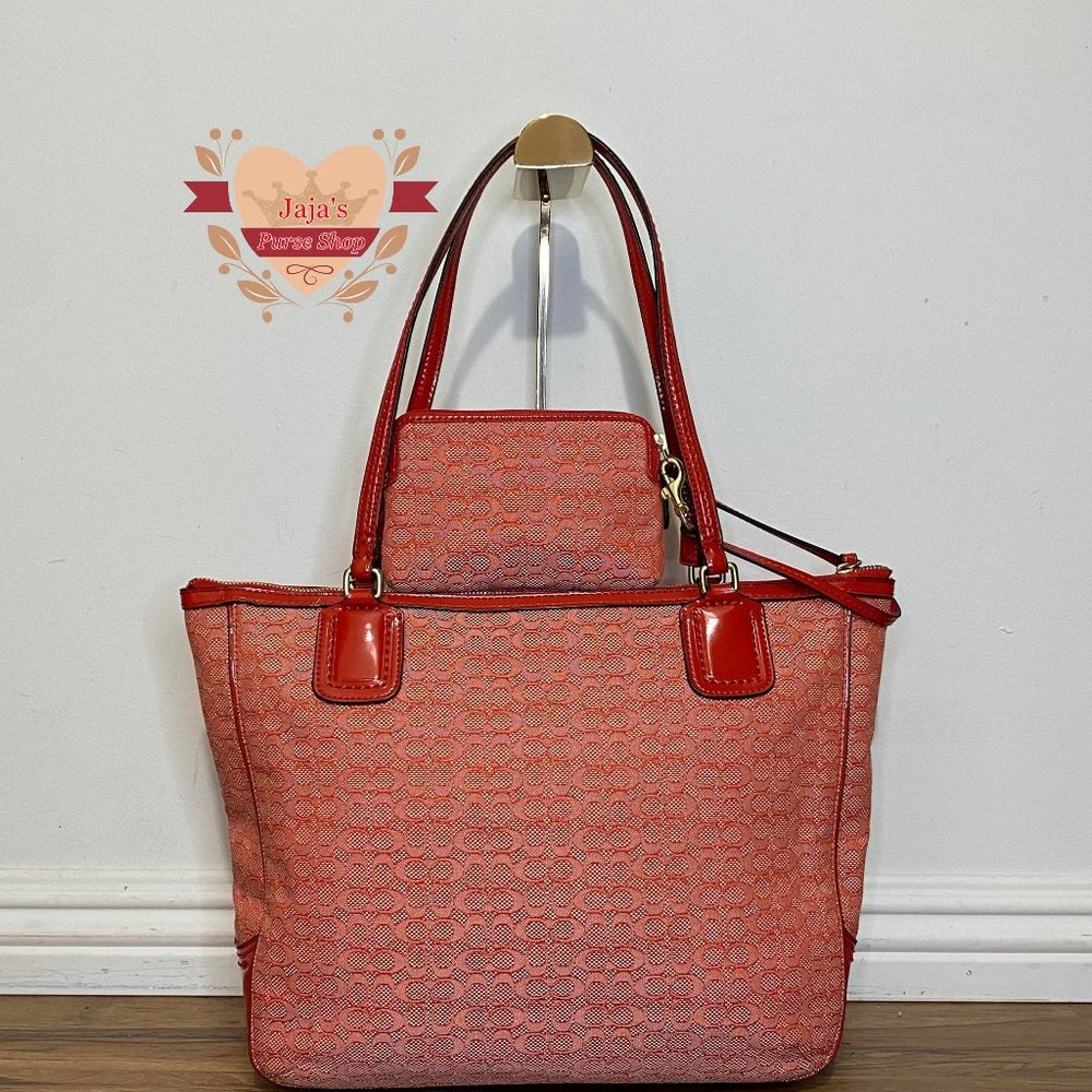✅❤️SOLD❤️✅Coach Signature Fabric Purse & Matching Wristlet❤️ - Picture 3 of 17
